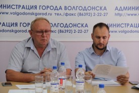 О внесении изменений в правила землепользования и застройки, а также судьбе полигона ТБО спорили на комиссии по строительству