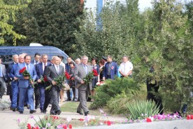 Скорбим…