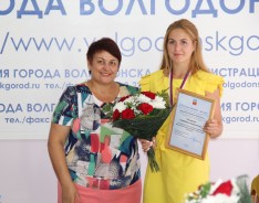 Юные хоккеистки из «Дончанки» в составе сборной России принесли стране победу на Чемпионате Европы