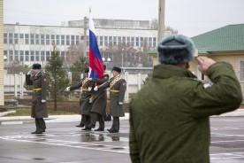 Людмила Ткаченко поздравила будущих защитников Отечества с Днем призывника