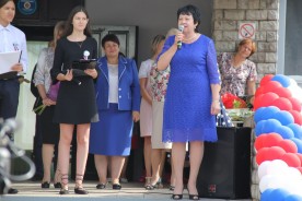 «По одной простой примете узнаем мы этот день…». В школах Волгодонска прозвучал первый звонок