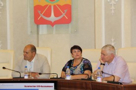 Депутаты обсудили результаты государственной итоговой аттестации выпускников школ и направления развития детско-юношеского спорта