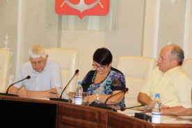 Вопросы организации торговли стали основными в повестке заседания комиссии по экономическому развитию