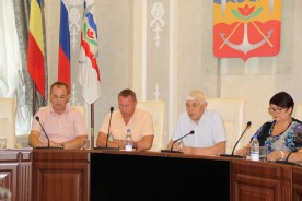Вопросы организации торговли стали основными в повестке заседания комиссии по экономическому развитию