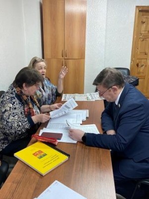 Округ 18. Встреча депутата Волгодонской городской Думы Сергея Ладанова с председателями Советов МКД
