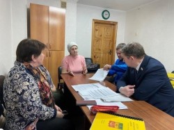 Округ 18. Встреча депутата Волгодонской городской Думы Сергея Ладанова с председателями Советов МКД