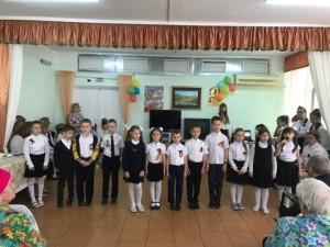 	Накануне праздника Победы в избирательном округе №15 состоялось поздравление ветеранов ВОВ и тружеников тыла на дому.