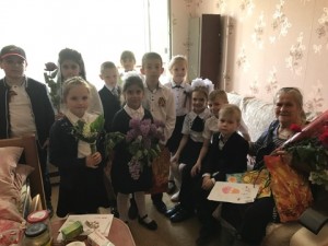 	Накануне праздника Победы в избирательном округе №15 состоялось поздравление ветеранов ВОВ и тружеников тыла на дому.