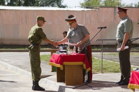 45 военнослужащих внутренних войск получили ключи от служебных квартир