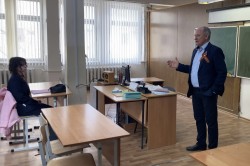 24 округ. Урок парламентаризма в 21 школе!
