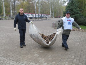 Депутат округа № 4 Георгий Ковалевский принял участие в общегородском субботнике