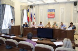 Депутаты обсудили меры по ограничению продажи алкогольной продукции несовершеннолетним и в ночное время
