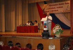 Городские власти оценили развитие школ и детских садов накануне нового учебного года