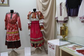 «Возвращение к истокам»… В Волгодонске открылась уникальная выставка «Россия полотняная»