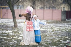На Масленицу волгодонцы угощались блинами и водили хороводы