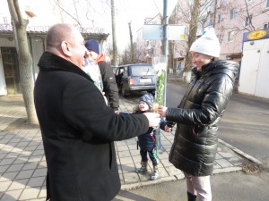 В Волгодонске депутат Георгий Ковалевский поздравил с Днем матери жительниц округа № 4