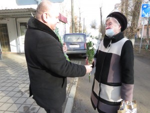 В Волгодонске депутат Георгий Ковалевский поздравил с Днем матери жительниц округа № 4