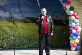 Сотни горожан встретили Первомай в парке Победы
