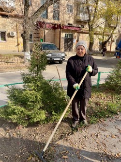 В 8 округе начались осенние работы по благоустройству территории 