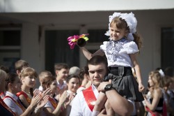 Последний звонок прозвенел для 604 волгодонских одиннадцатиклассников