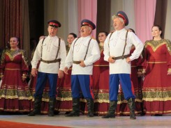 «Низко вам поклониться хотим, люди в белых халатах…». Профессиональный праздник отметили медицинские работники Волгодонска