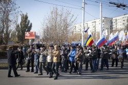 Чуть менее пяти тысяч волгодонцев прошли маршем по улицам в День народного единства