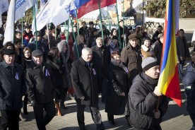 Чуть менее пяти тысяч волгодонцев прошли маршем по улицам в День народного единства