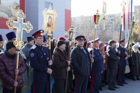 Чуть менее пяти тысяч волгодонцев прошли маршем по улицам в День народного единства