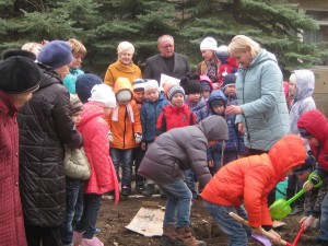 30 марта с избирательного округа №16 стартовала городская акция «Дерево Памяти»