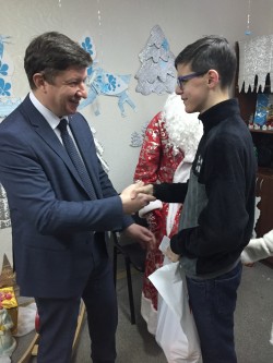 округ 18. Новогодние поздравления для особенных детей.