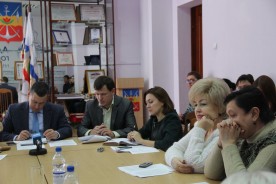 Состояние рынка труда в Волгодонске и привлечение инвестиций рассмотрены на заседании депутатской комиссии