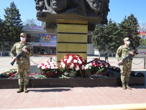 Депутат округа №  4 Георгий Ковалевский принял участие в митинге памяти на площади Победы
