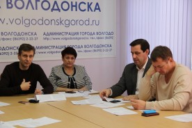 Члены депутатской комиссии по ЖКХ решали, как можно уменьшить плату за общедомовые нужды
