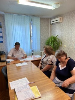Округ 18. Жители округа на приеме у депутата