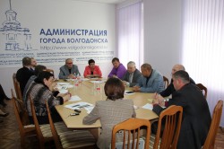 13.04.2016 состоялось очередное заседание постоянной комиссии Волгодонской городской Думы по строительству, землеустройству, архитектуре. На повестке дня - ПЭНы и незавершенное строительство
