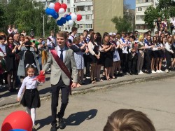 Округ 18.В добрый путь, выпускники