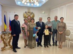 Округ 18: сапфировая свадьба