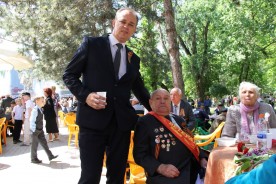 По традиции в парке «Победа» ветераны и жители города посетили «Полевую кухню». 