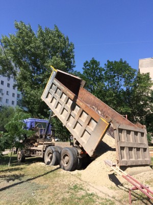 Мы - хозяева в своих дворах.