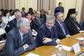 Петр Горчанюк вступил в должность председателя Волгодонской городской Думы-главы города. Полномочия высшего должностного лица депутаты делегировали ему единогласно.
