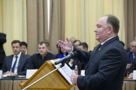 Петр Горчанюк вступил в должность председателя Волгодонской городской Думы-главы города. Полномочия высшего должностного лица депутаты делегировали ему единогласно.