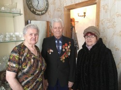 Поздравление ветеранов 8 округа с наступающим Новым годом