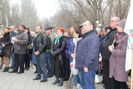 Сотни тюльпанов украсят аллеи парка Победы