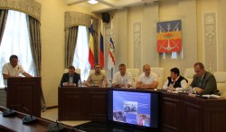 «Оказание медицинской помощи, подготовка к новому учебному году и социальная защита горожан на постоянном контроле депутатов»