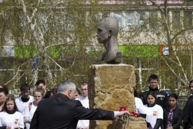 В память о герое