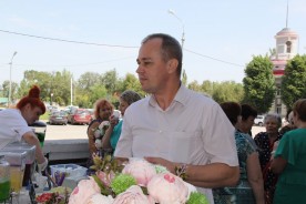 Заместитель председателя Волгодонской Думы поздравил работников торговли с профессиональным праздником