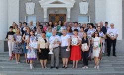 Председатель Волгодонской Думы – глава города наградила победителей выставки цветов