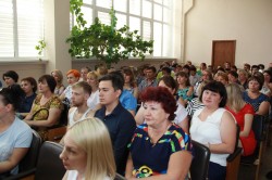 Работники почты принимают поздравления с профессиональным праздником