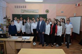 Сергей Ладанов провел атомный урок для школьников