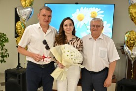 В День семьи, любви и верности на Ростовской АЭС поздравили юбиляров семейной жизни